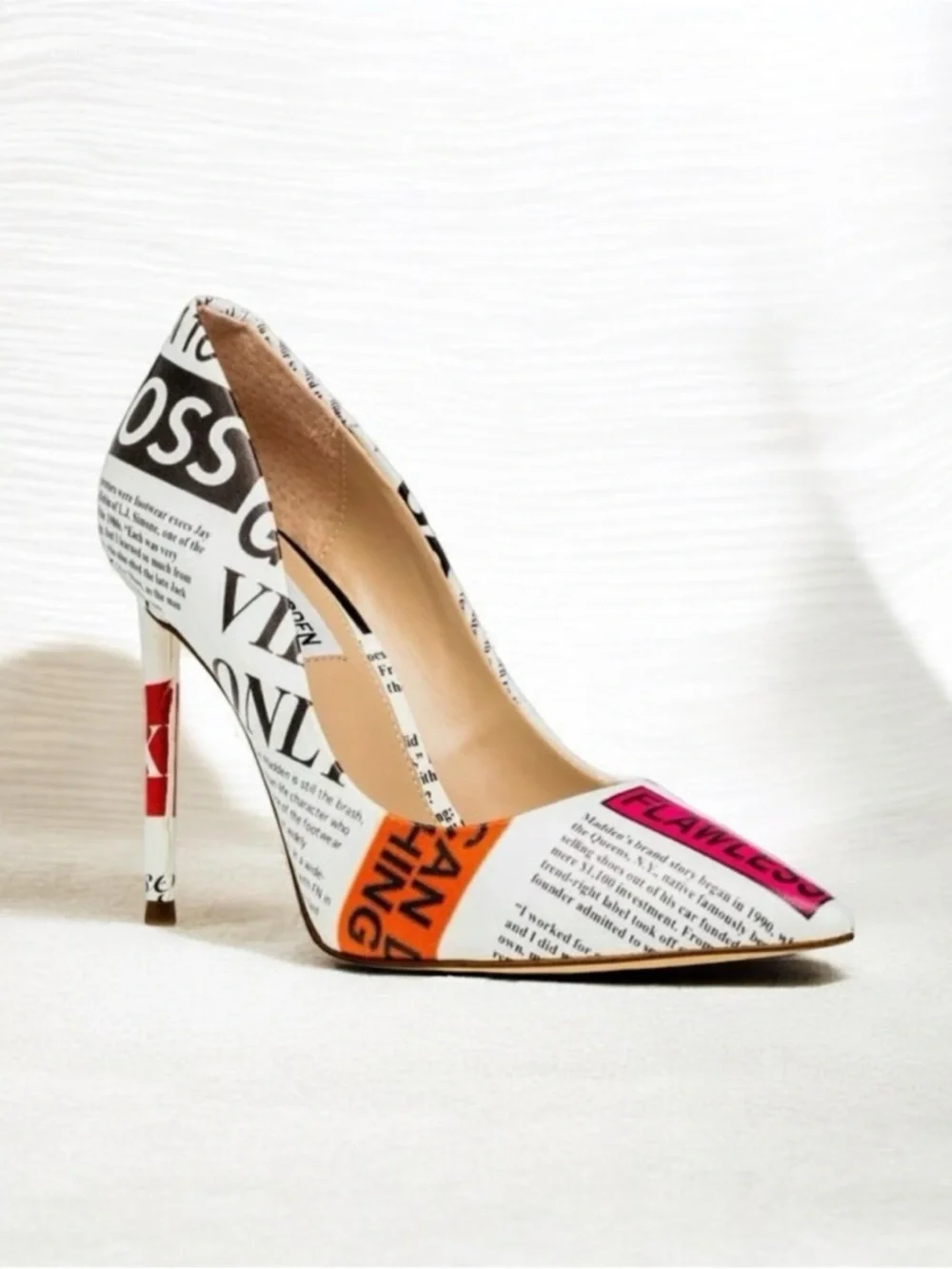 Steve Madden Vala Newspaper Print Pointed Stiletto Pumps - Picture 1 of 10